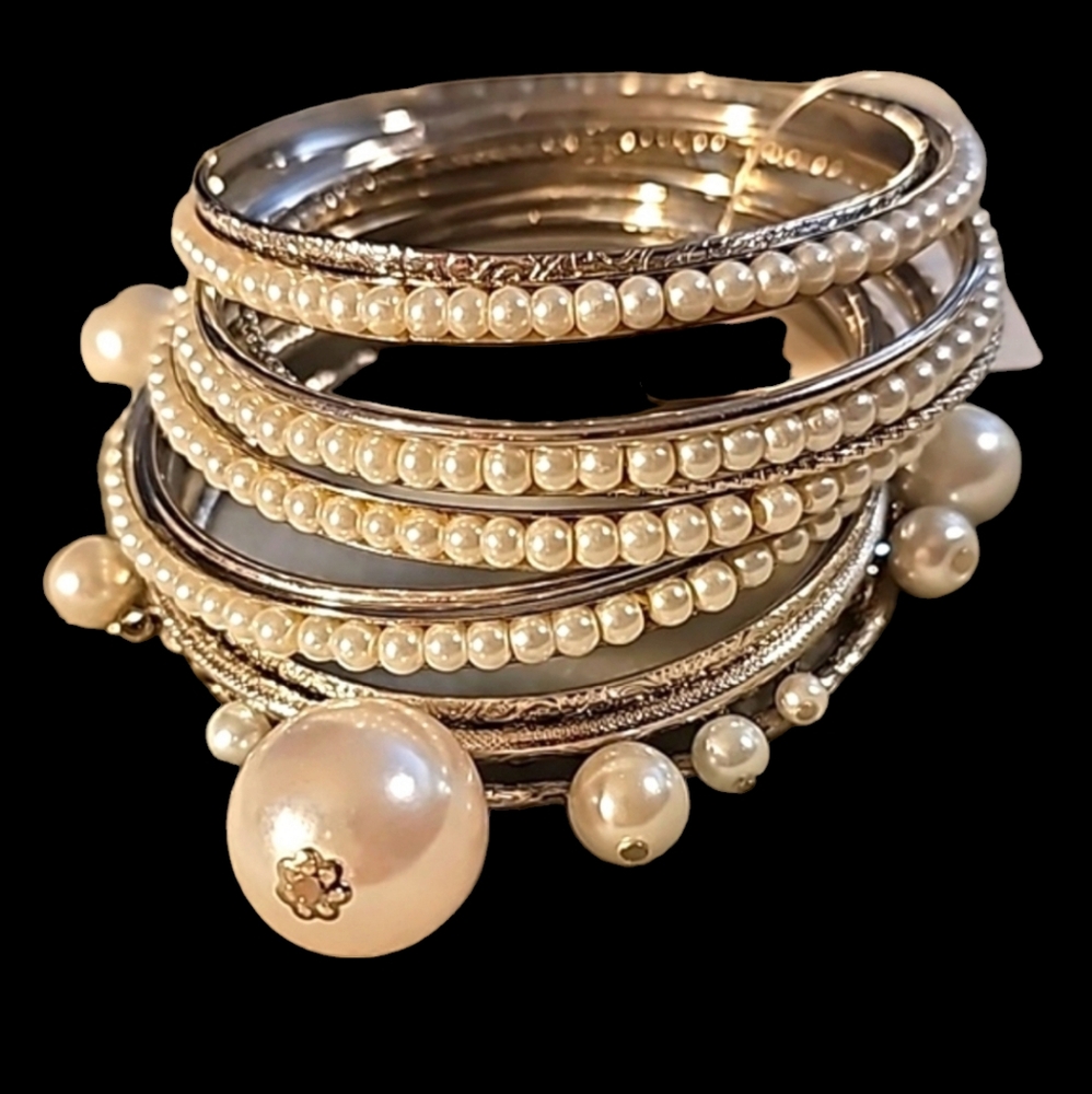 Bracelets 12 bangles pearl theme on silver. New LOT441